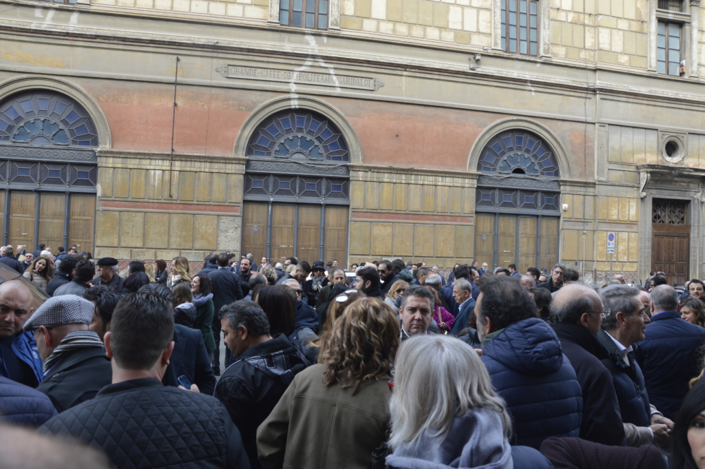 La folla per Fabrizio Ferrandelli
