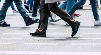 Nuovo divieto, multa fino a 500€ se cammini senza fretta | Addio passeggiate tranquille, ora devi correre!