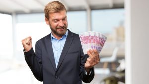 Soldi extra per chi lavora troppo, chiedi subito i 5.000€ di rimborso