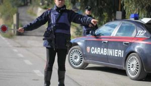 Posto di blocco, ora guardano le ruote, non i documenti: se sei fuori dal cerchio bianco ti fermano