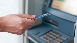 ALLARME - Bancomat spenti, supermercati chiusi: hai 48 ore per correre a prelevare i contanti