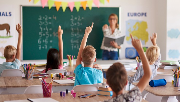 ULTIM'ORA - Scuole chiuse da domani, genitori costretti a prendere ferie