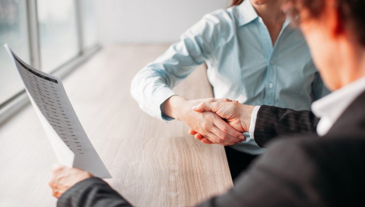 Posto fisso a tempo indeterminato, l’Agenzia delle Entrate assume con busta da 2.750€ al mese