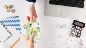 "Vogliamo farvi guadagnare 2mila euro in più": buste paga pià ghiotte