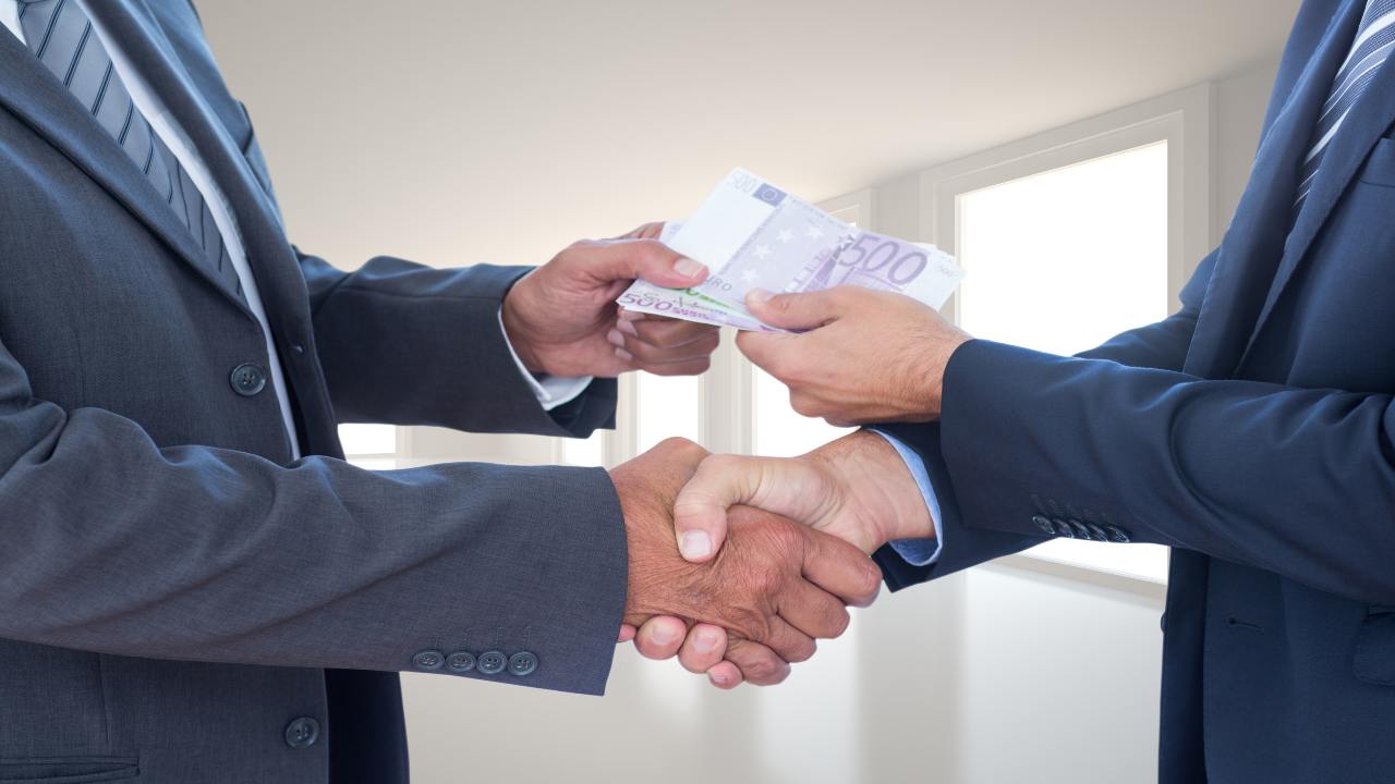 "Sorpresa, ti regaliamo 500 euro": vai subito al CAF e richiedili 