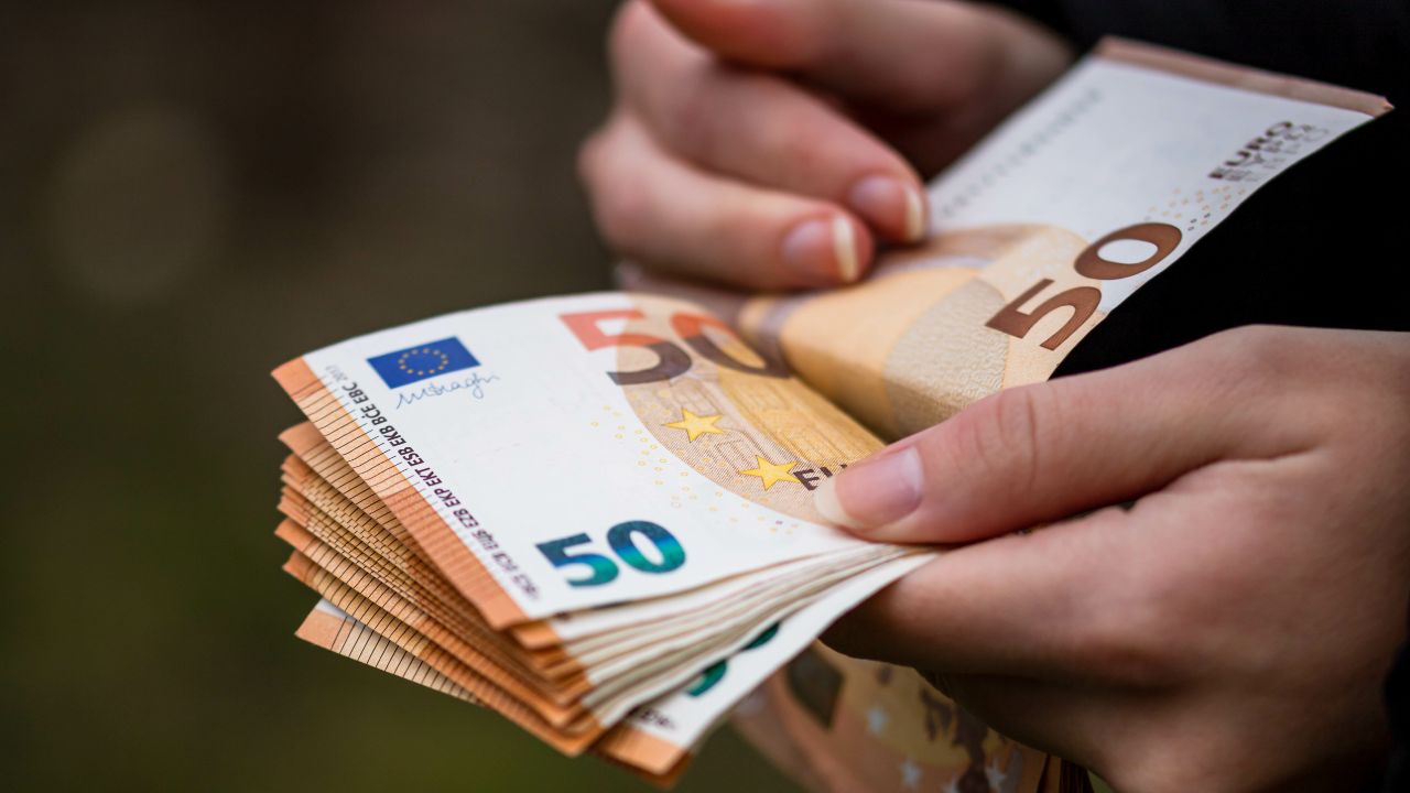 Bonus 650 euro, "Portate a carta di identità e ve lo diamo subito"